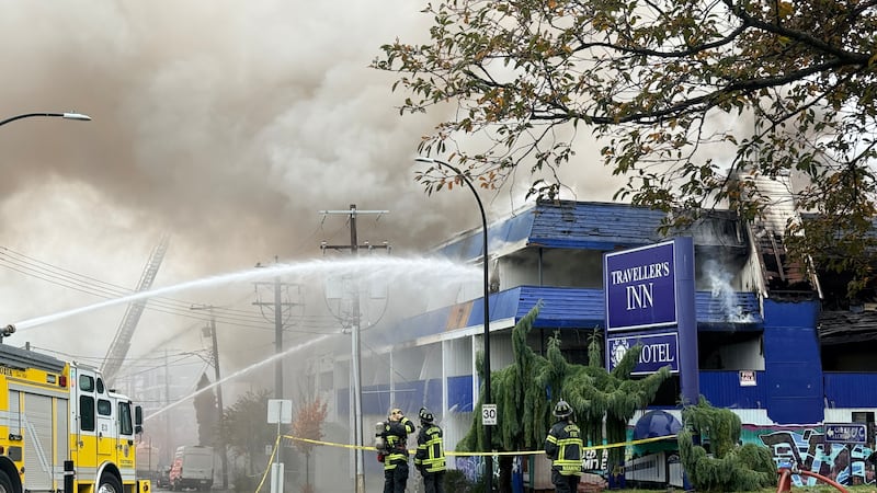 Former Travellers Inn catches fire in downtown Victoria