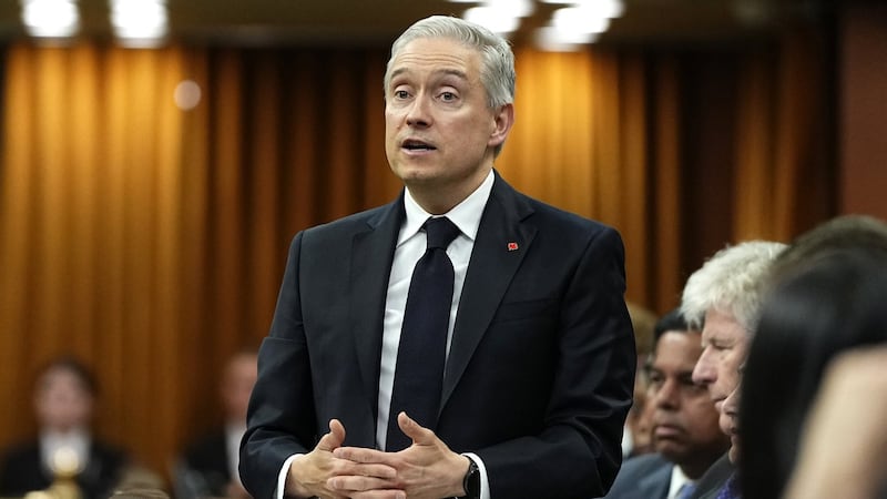Minister says expanded return-to-office rules about efficiency, but some public servants disagree