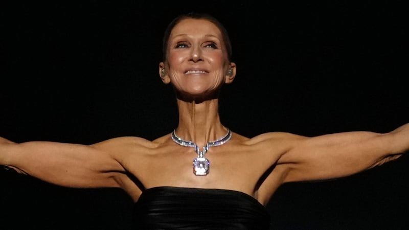 Céline Dion slips and falls during Paris residency show