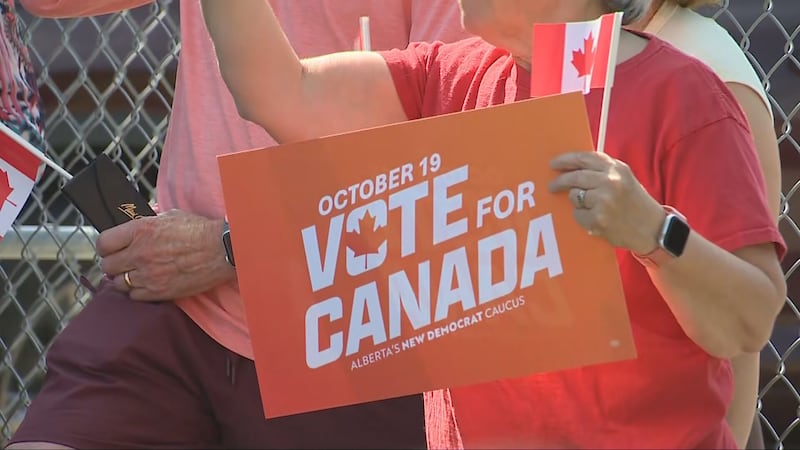 ‘If you love Canada, you got to come out and vote’: Nenshi rallies pro-Canada supporters at Calgary event