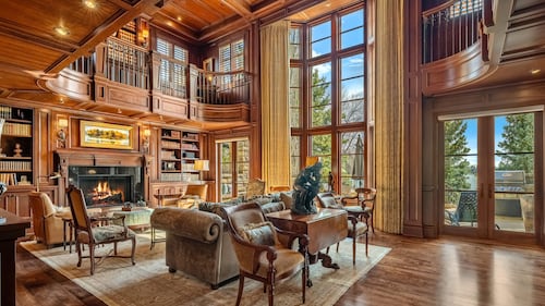 Inside 12231 Lake Louise Way S.E., in Calgary, Alta. (jamienewton.ca)