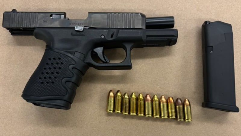 16-year-old boy points gun at officers trying to arrest him: Toronto police