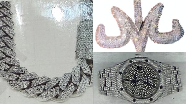 More than $1M in jewelry taken at gunpoint in downtown Toronto robbery