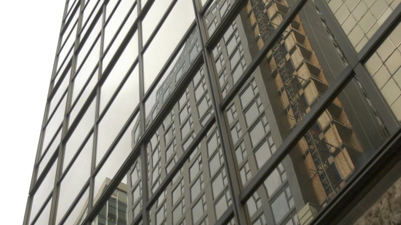 Federal government looking for office space, desks to accommodate public servants