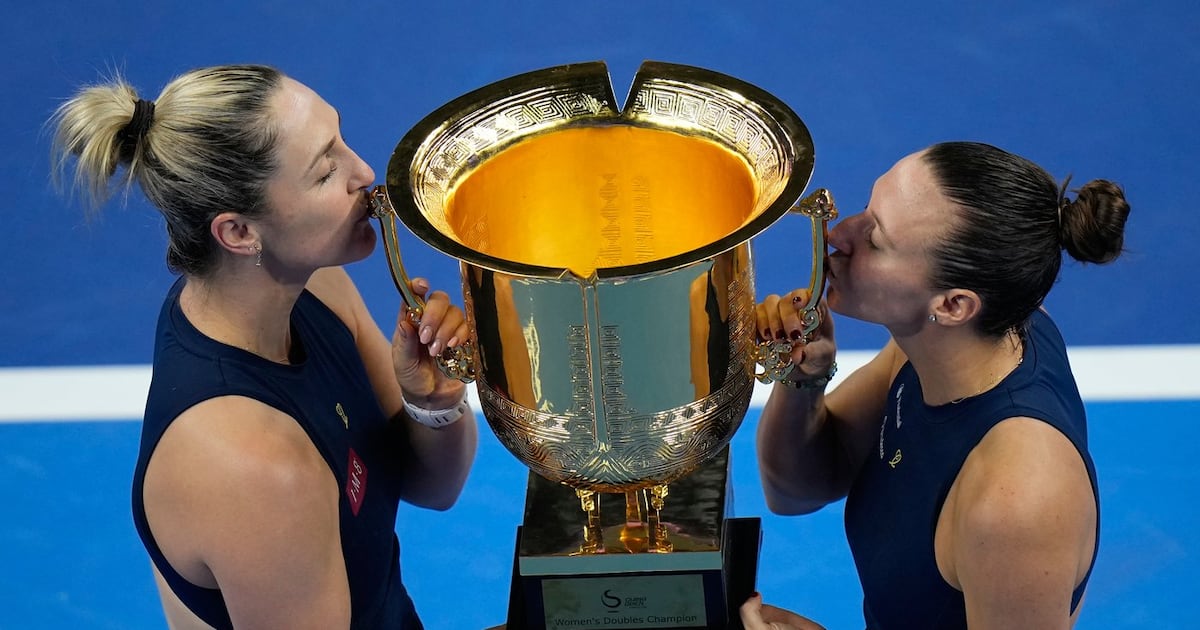 Stefani and Canada's Dabrowski win women's doubles final at China Open