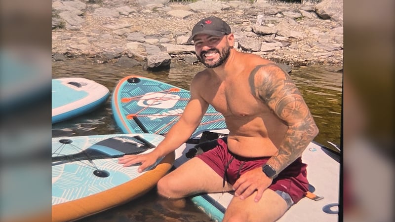 Police searching for man last seen entering Ottawa River on paddleboard