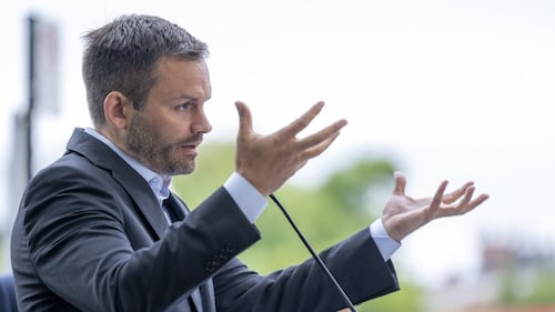 PQ leader promises to break with monarchy if elected