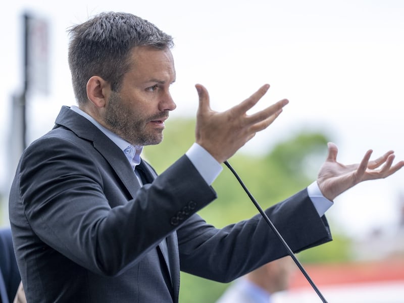 PQ leader promises to break with monarchy if elected