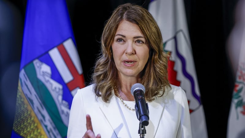 Smith says separatism referendum not a handicap as she heads to investment summit with 34 Alberta-based projects