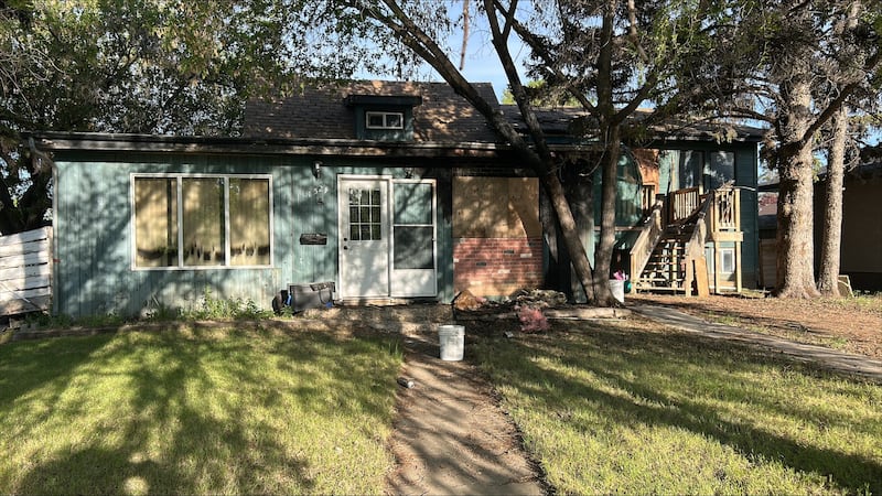 Saskatoon Fire Department tackles late night house fire