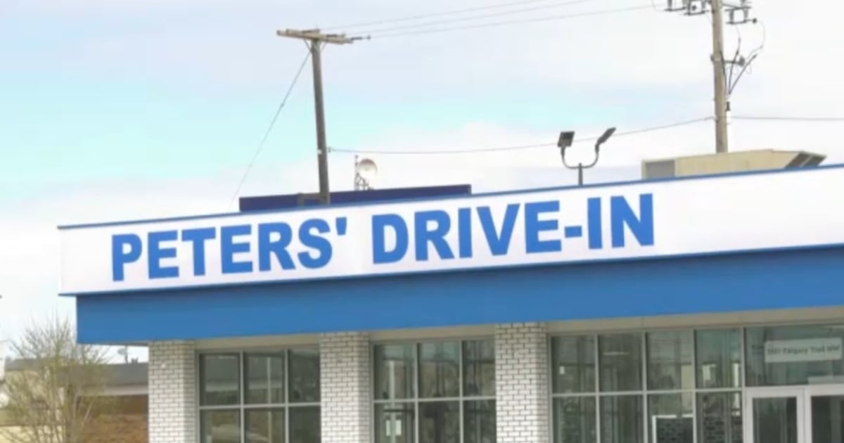 Peter Drive Peters' Drive In opens in Edmonton, lines of cars stretch out onto ...