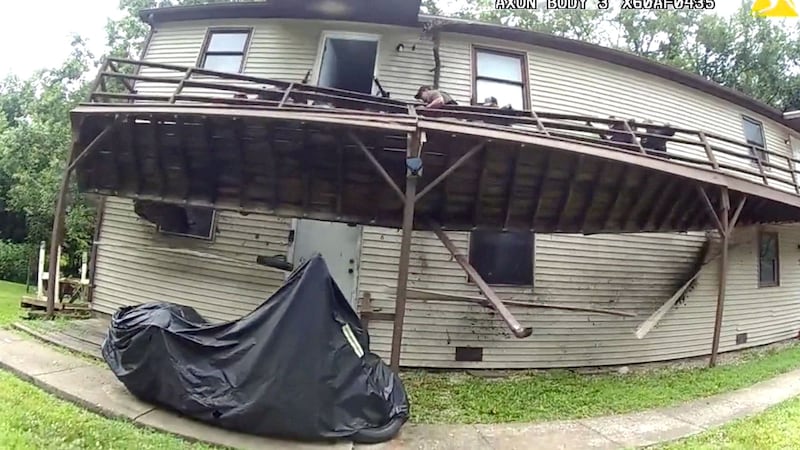 Video shows moment deck collapses under officers during Missouri raid