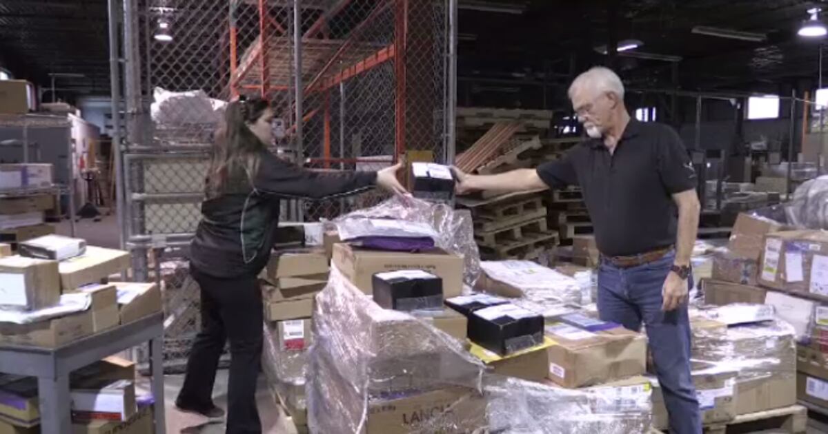 Canada Post backlog benefits local couriers