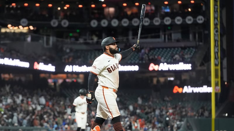Ramos homers twice, adds 5 RBIs to help Giants whip Blue Jays 10-1
