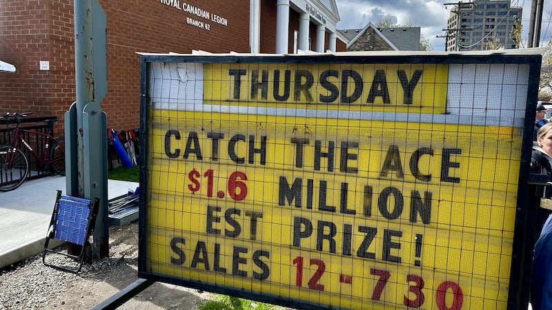 Sarnia residents, and Santa, line up to ‘Chase the Ace’ in $1.6M local lottery