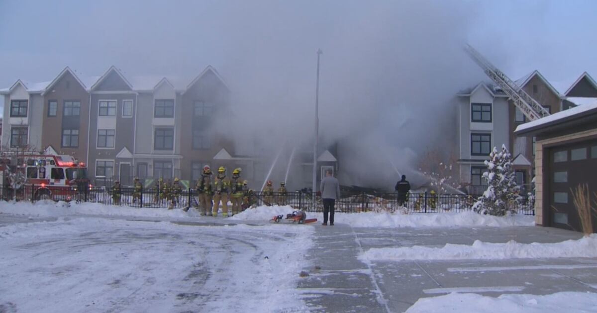 Calgary Explosion 4 injured, including 2 firefighters, in Calgary house explosion