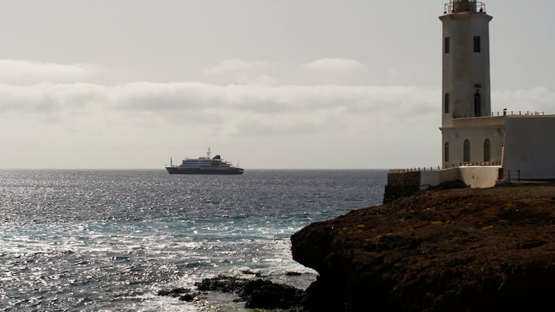 A cruise ship is waiting for help after a suspected outbreak of rare hantavirus onboard killed 3