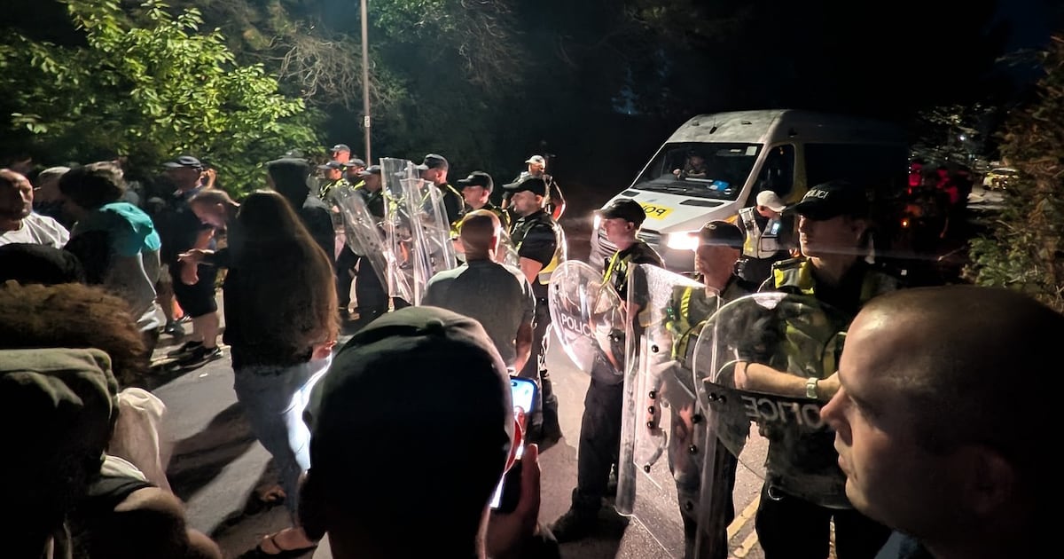 U.K. government condemns anti-migrant protests at ports over Channel boat ...