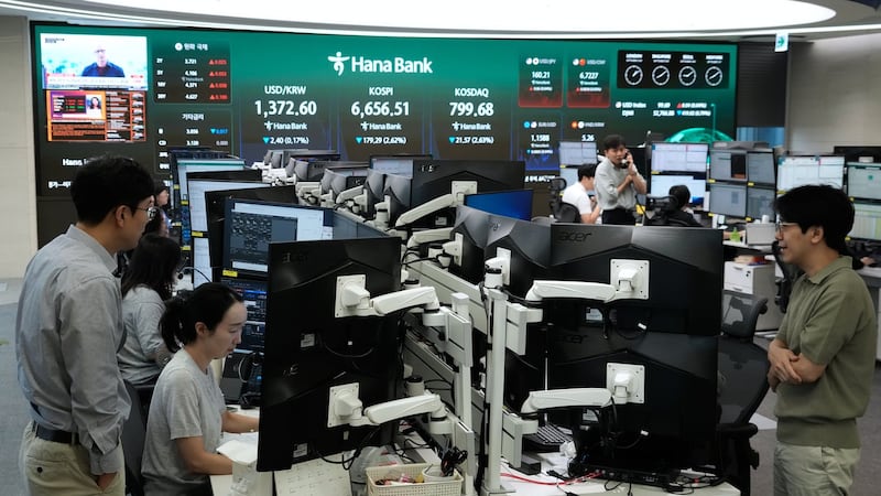 World shares extend losses, while the global bond sell-off intensifies
