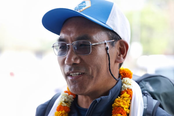 ‘Everest Man’, ‘Mountain Queen’ break own records