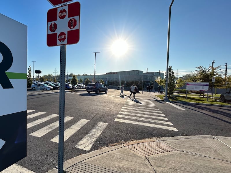 Parking crunch at Brossard REM station leaves commuters scrambling