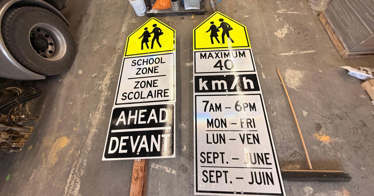 City of Ottawa begins to install oversized school-zone signs