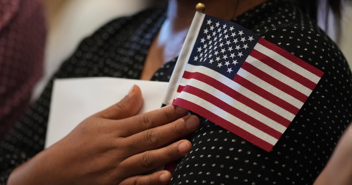 40 people in U.S., including a Canadian, could lose citizenship under ...