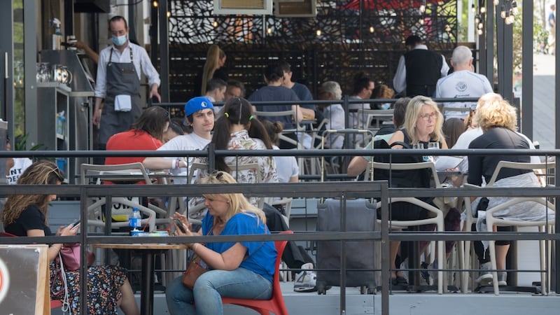 Montreal cuts terrasse permit fees to cost until 2030 amid major construction