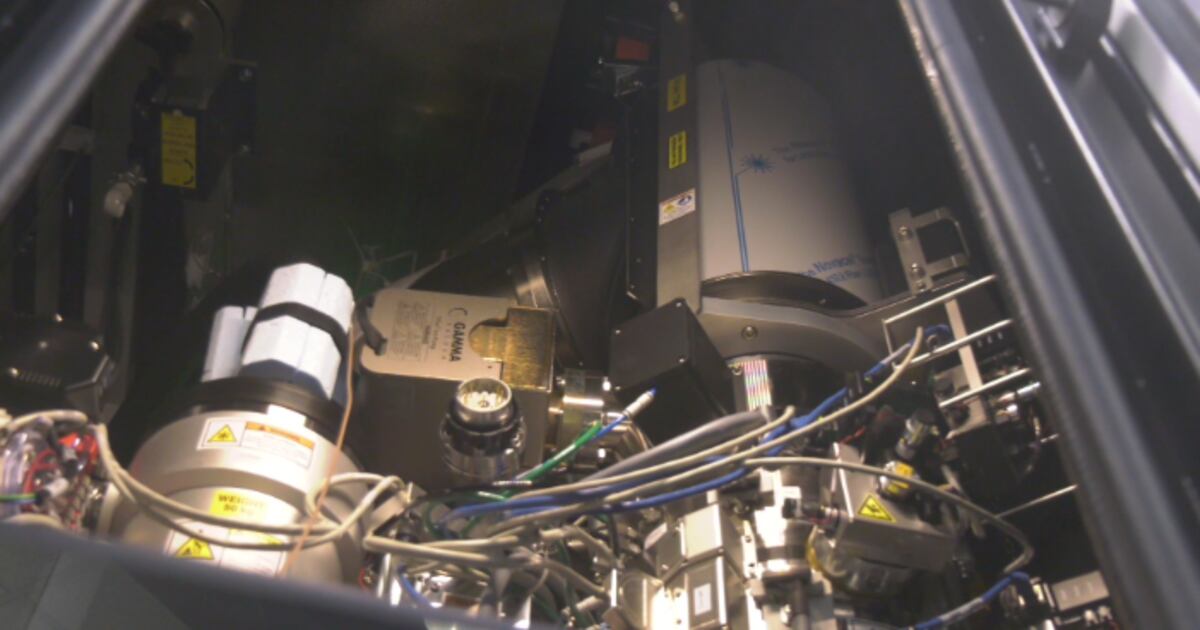 Ada Microscope U of A unveils microscope to reveal biomolecules