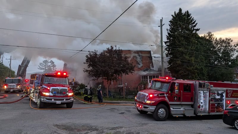 Neighbouring homes damaged in downtown Huntsville fire, road closures in effect