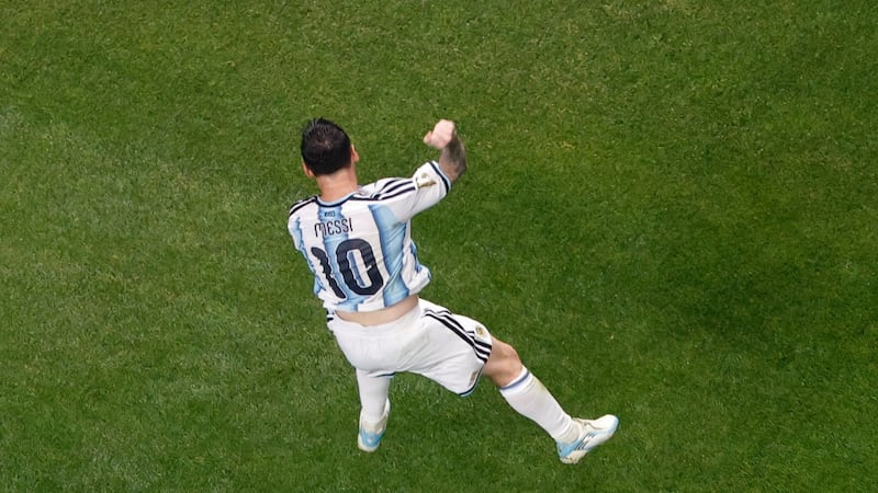 Lionel Messi leads Argentina to 3-2 comeback victory over Egypt and spot in World Cup quarterfinals