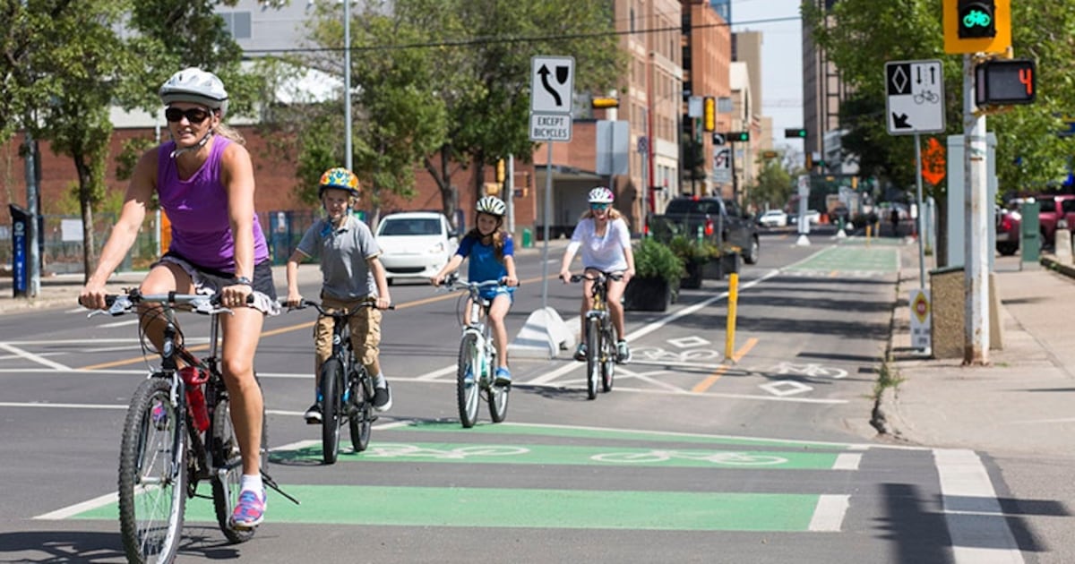Proposed pause to new bike lane construction voted down by city council
