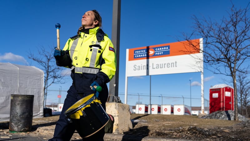 Canada Post workers set to wrap up voting on new tentative deal