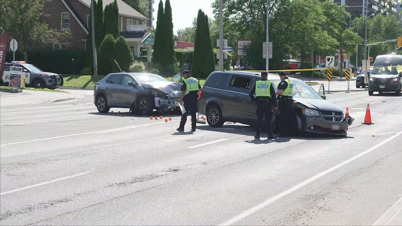 2-vehicle collision in Scarborough sends 5 to hospital, including 2 kids