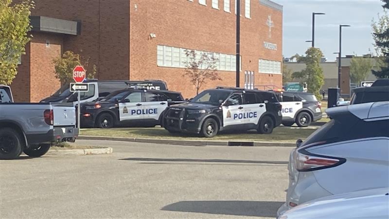 Imitation gun sends west Edmonton high school into lockdown