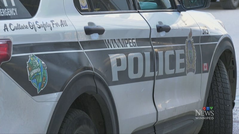 Winnipeg police chief pulling cops from store security detail
