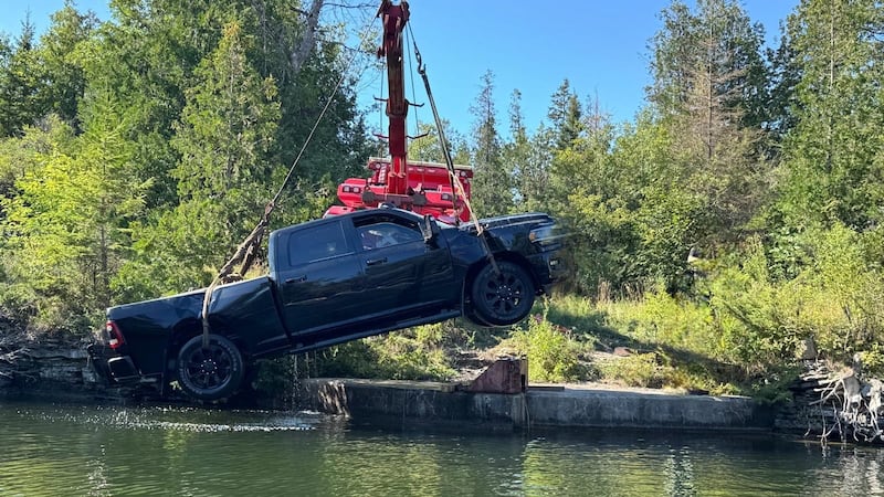Pick-up truck recovered from bottom of canal: OPP