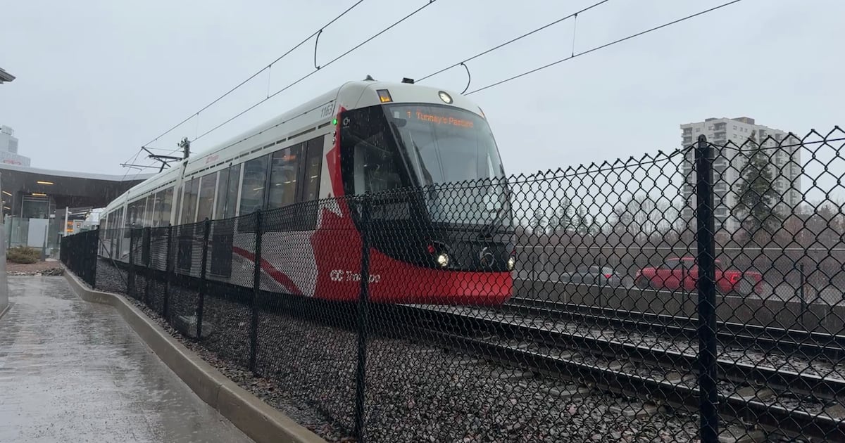OC Transpo, mayor won’t rule out O-Train Line 1 maintenance shutdown