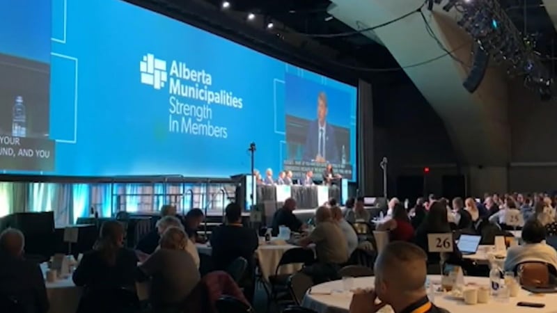 ‘Every community benefits’: Alberta municipalities want to see surplus dollars go to ‘critical’ infrastructure projects