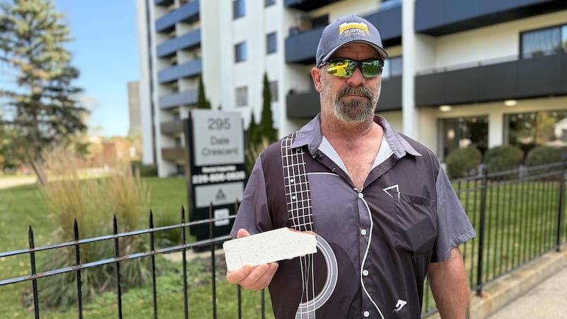 Waterloo tenant claims crumbling bricks on apartment building pose safety risk
