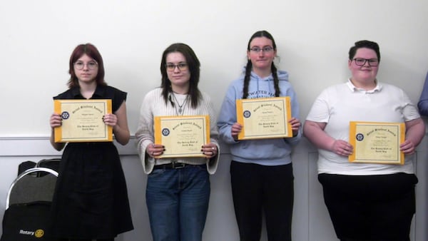 High school students recognized by Rotary Club for selfless act of volunteering