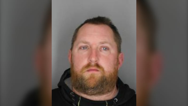 Ontario man wanted after allegedly scamming senior out of $33,000