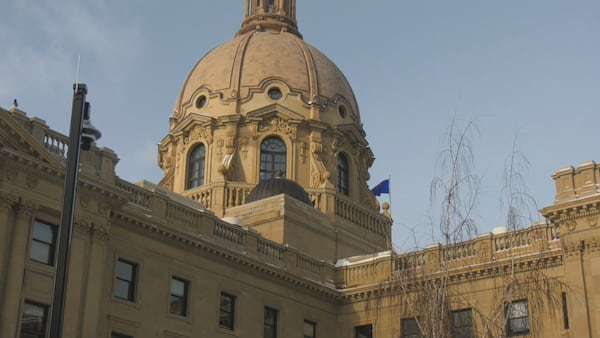 Alberta in ‘a lucky position’ to lock on Daylight Saving Time: Yukon