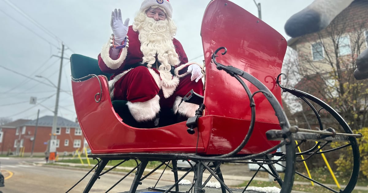 Thousands turn out for KW Santa Claus Parade