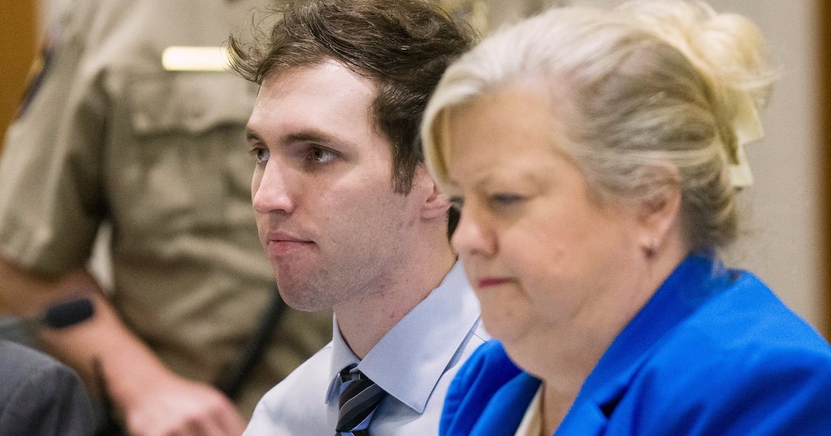 Richter entscheidet über Anklageerhebung gegen Tyler Robinson im Mordfall ...