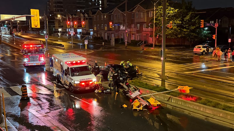 4 injured, including child, in North York crash that shut down service on section of Line 6