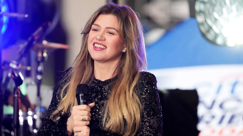 Brooklyn store responds after Kelly Clarkson’s shopping complaint