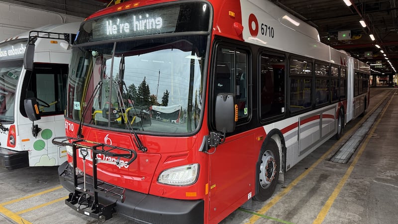 Take a look at Ottawa’s newest articulated bus