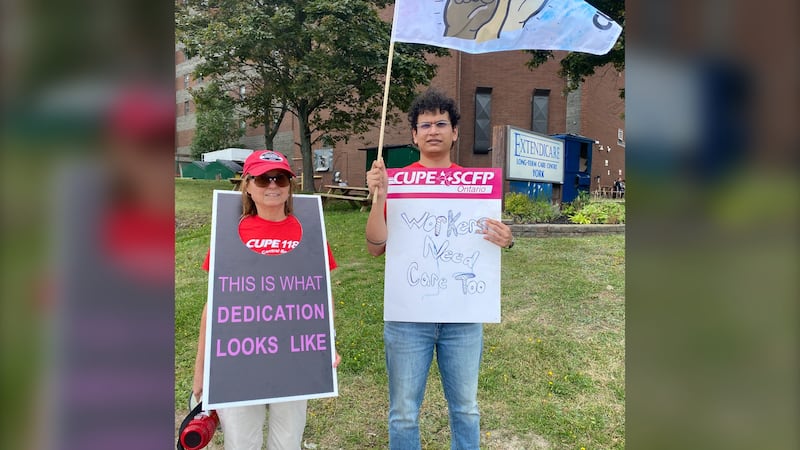 Extendicare York workers picket 8 months after contract lapsed