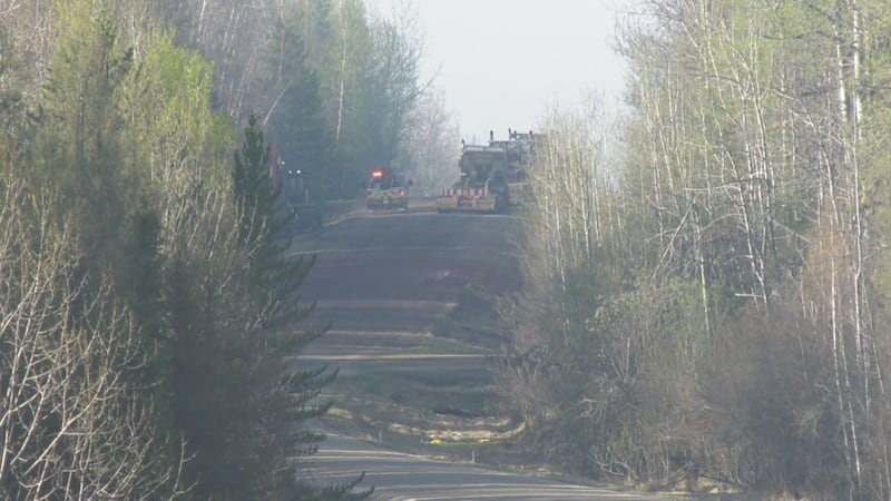‘Intense fire behaviour’ expected as firefighters make progress in evacuated county northwest of Edmonton
